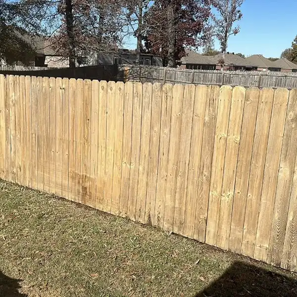 Wood, Vinyl, Metal – We Clean Fences Right!